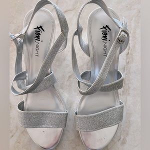 Fiona Womens Heels - 8.5 - silver